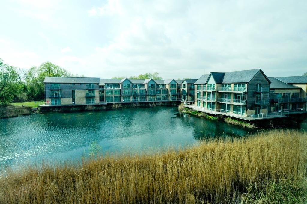 De Vere Cotswold Water Park Apartments Cirencester Zewnętrze zdjęcie